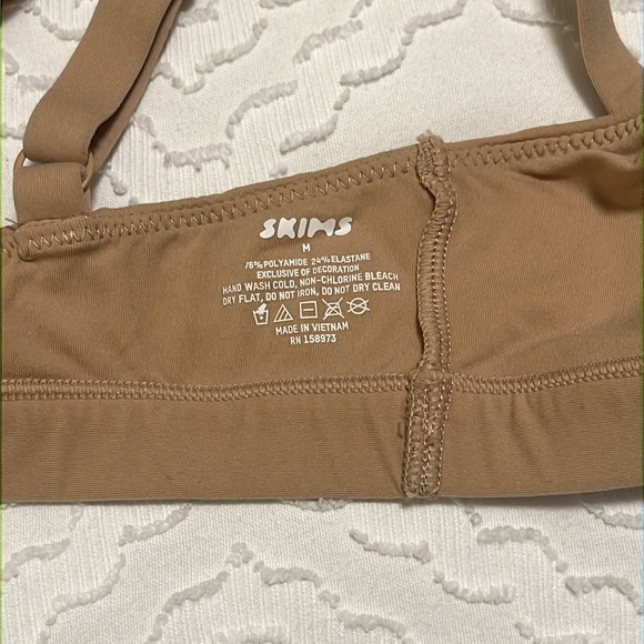 SKIMS Fits Everybody Bralette - Picture 3 of 3
